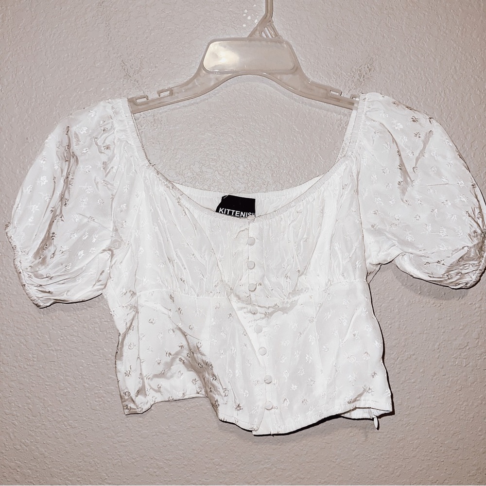 Kittenish Dainty White Floral Puff Sleeve Crop Top